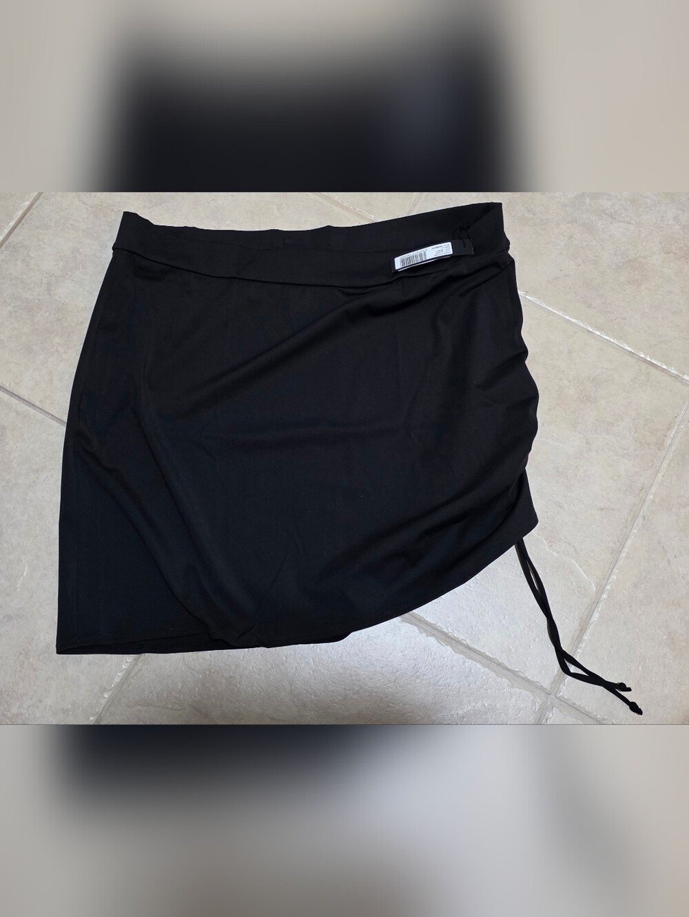 Black Mini Skirt - Sleek Everyday Style